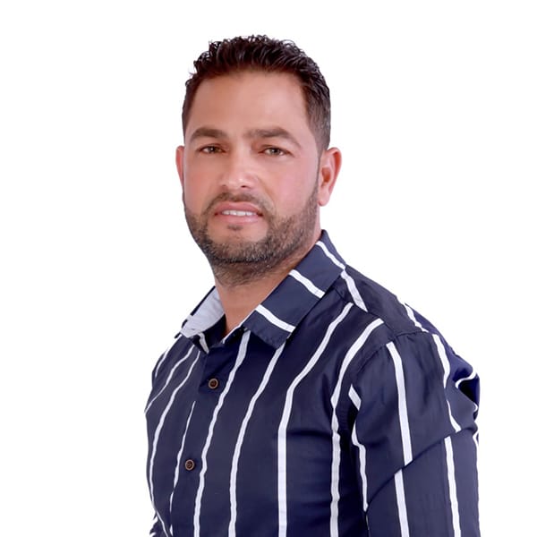 VICTOR MANUEL ABREU FLORES