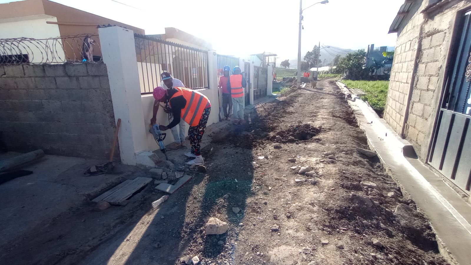 Ayuntamiento de Constanza Construye Contenes en Las Auyamas