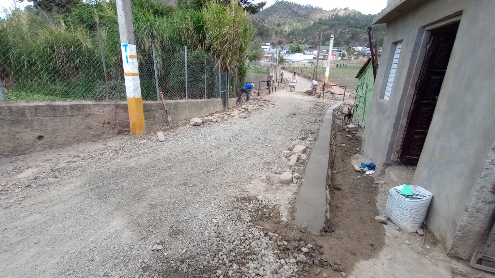 Ayuntamiento de Constanza avanza en la construcción del puente del sector Puerto Rico