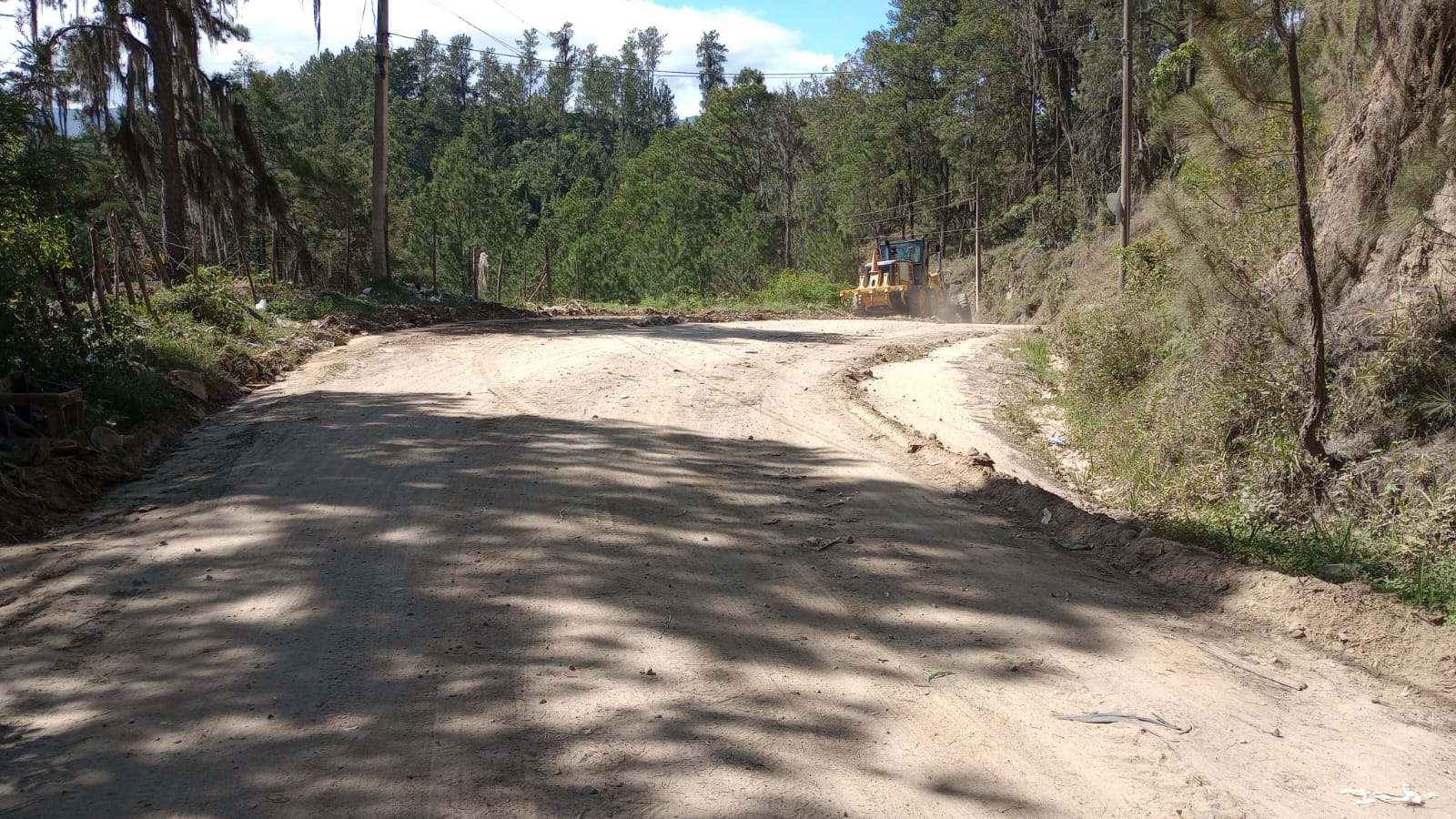 Ayuntamiento de Constanza continúa el arreglo de caminos vecinales en La Culata
