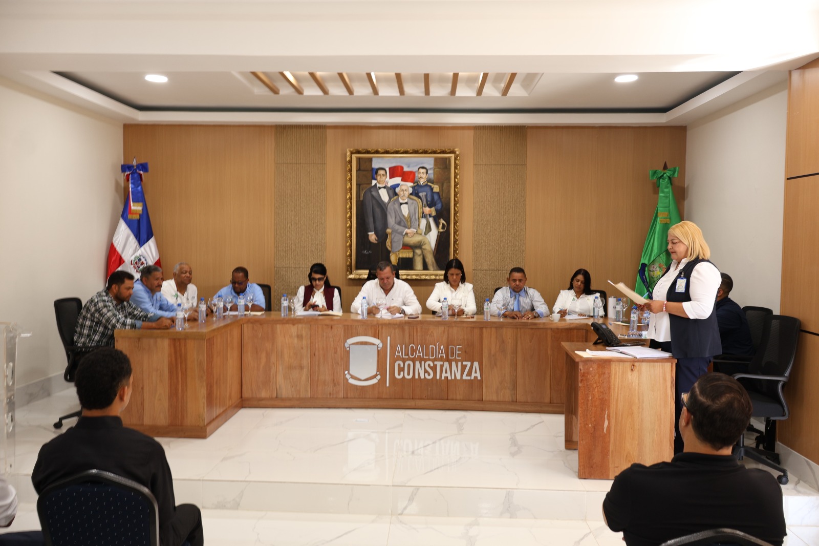 El Ayuntamiento Municipal de Constanza y su alcalde Francisco Marte, El Concejo de Regidores a cargo de la presidencia Lcda. Nancy Suriel realizó la Sesión Ordinaria No. 12-2026, en la cual fueron abordados importantes temas de interés para el desarrollo y organización del municipio.