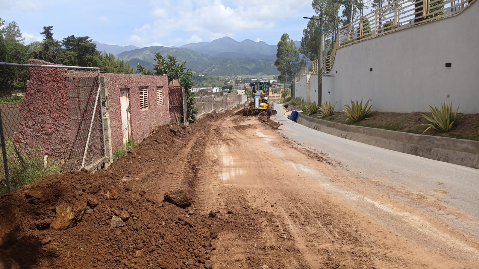 Ayuntamiento de Constanza avanza en la ampliación de la calle María Mercedes Valdez