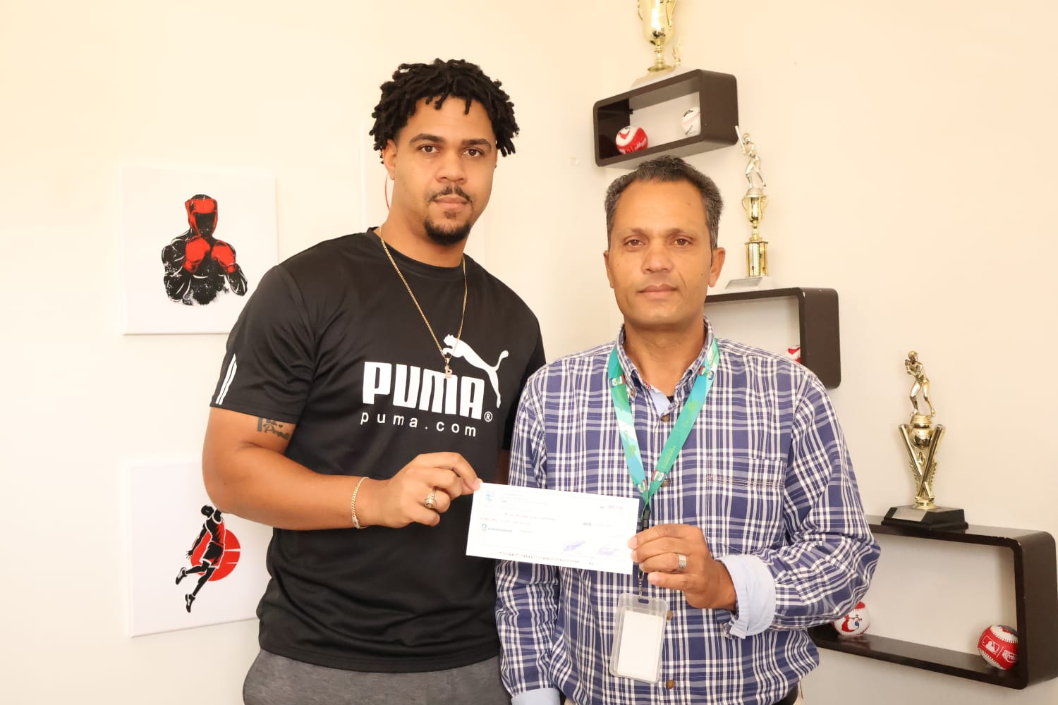 DEPARTAMENTO DE DEPORTES DEL AYUNTAMIENTO MUNICIPAL DE CONSTANZA REALIZA APORTE PARA EL PLEY DE SÓFTBOL